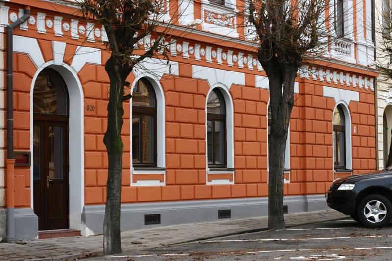 Zlaty Lev Hotel Louny Exterior photo